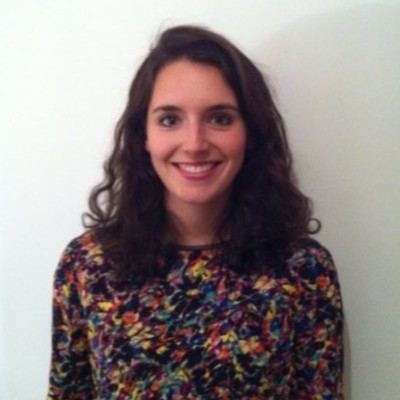 Portrait de Clémence illustrant son avis client sur le programme de formation branding Éclore